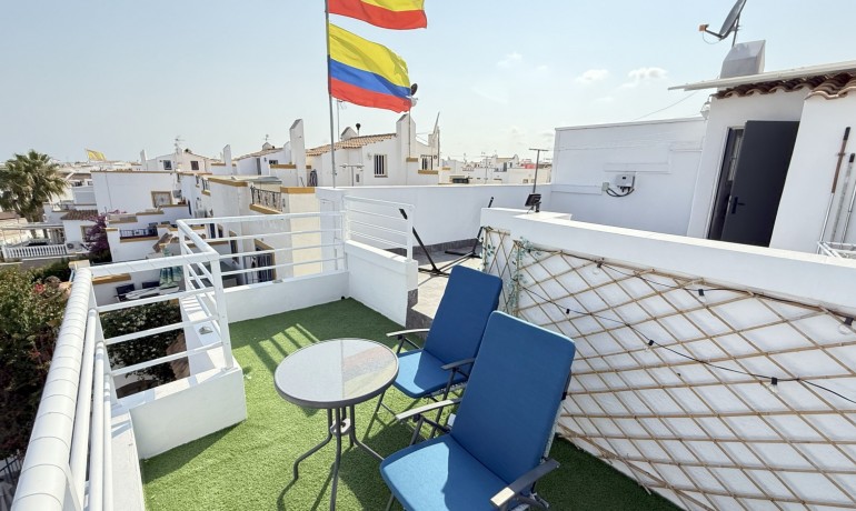 Herverkoop - Huis -
Orihuela Costa* - La Zenia