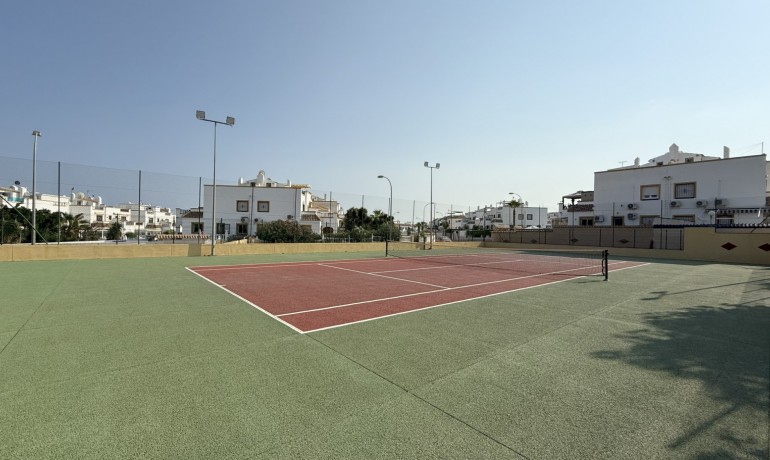 Herverkoop - Huis -
Orihuela Costa* - La Zenia