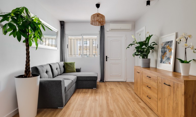 Herverkoop - Huis -
Orihuela* - Los Balcones