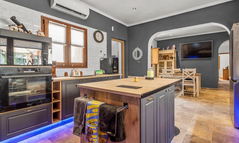 Herverkoop - Finca / Landgoed -
Torremendo