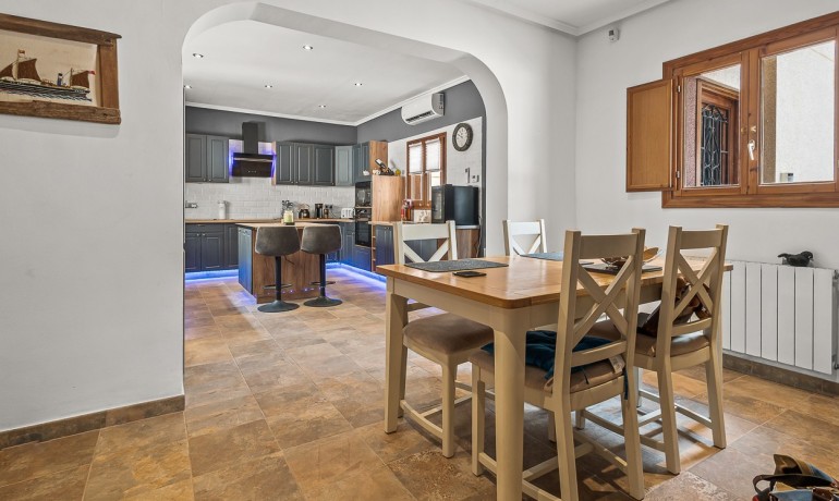 Herverkoop - Finca / Landgoed -
Torremendo