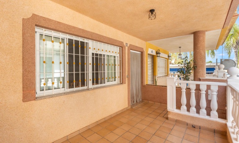 Venta - Apartamento / piso -
Los Alcázares - Centro