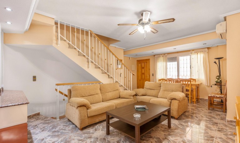 Venta - Apartamento / piso -
Los Alcázares - Centro