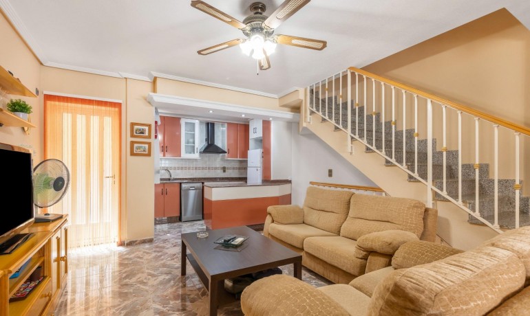 Venta - Apartamento / piso -
Los Alcázares - Centro