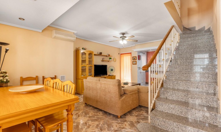 Venta - Apartamento / piso -
Los Alcázares - Centro