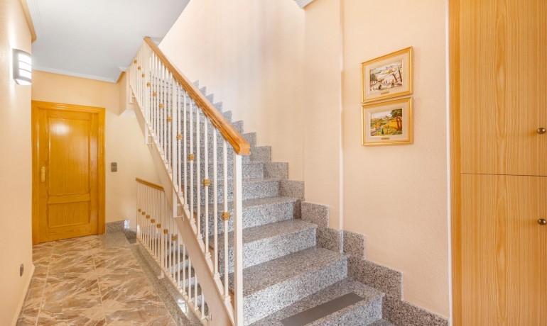 Venta - Apartamento / piso -
Los Alcázares - Centro