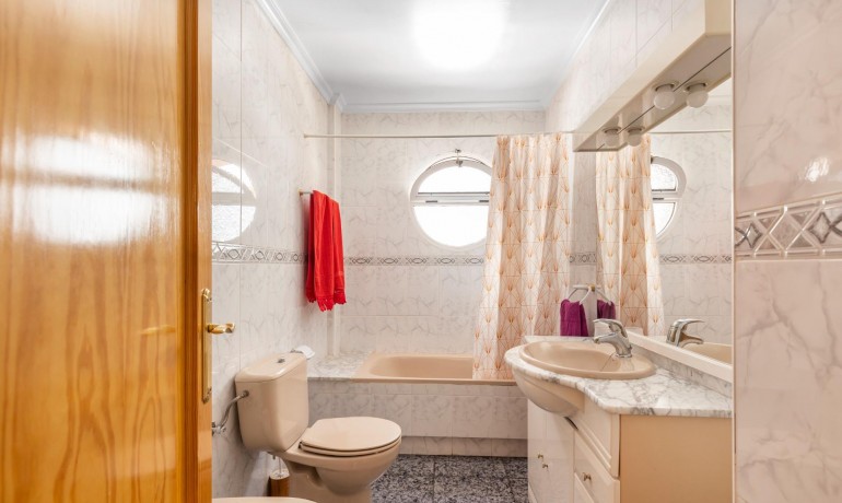 Venta - Apartamento / piso -
Los Alcázares - Centro