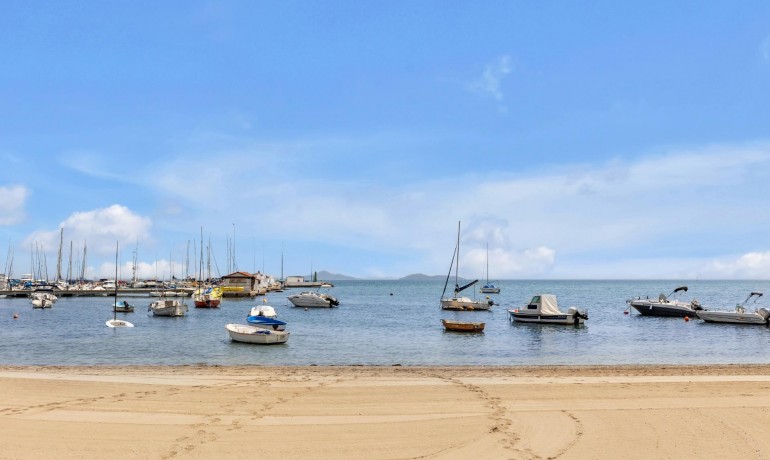 Venta - Apartamento / piso -
Los Alcázares - Centro