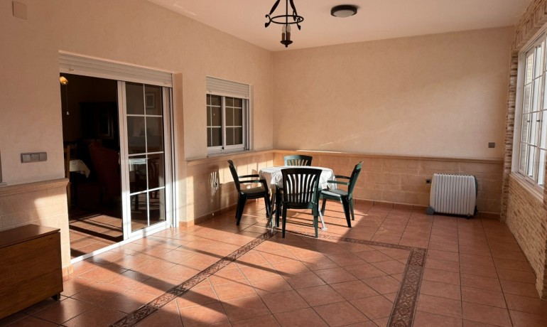 Venta - Casa -
Los Montesinos