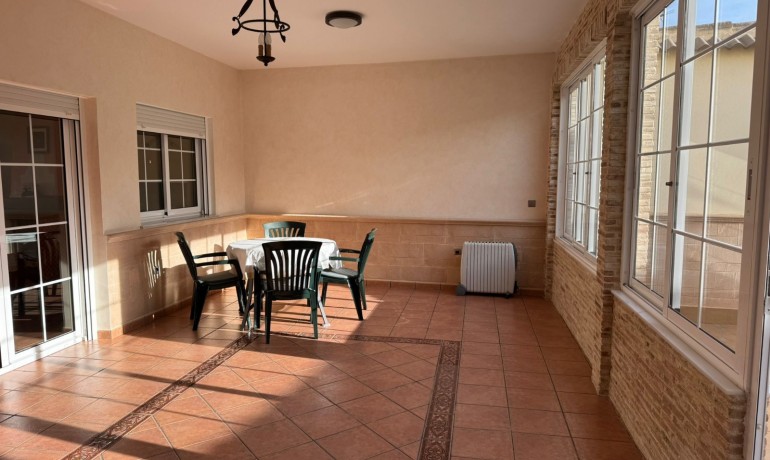 Venta - Casa -
Los Montesinos