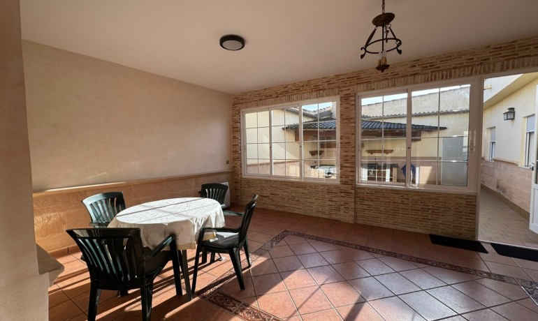 Venta - Casa -
Los Montesinos