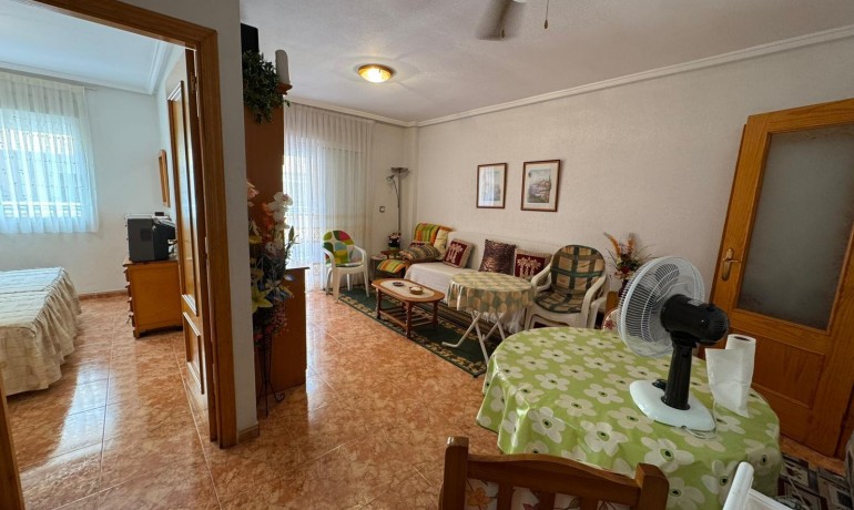 Herverkoop - Appartement / Flat -
Torrevieja* - Estacion de autobuses
