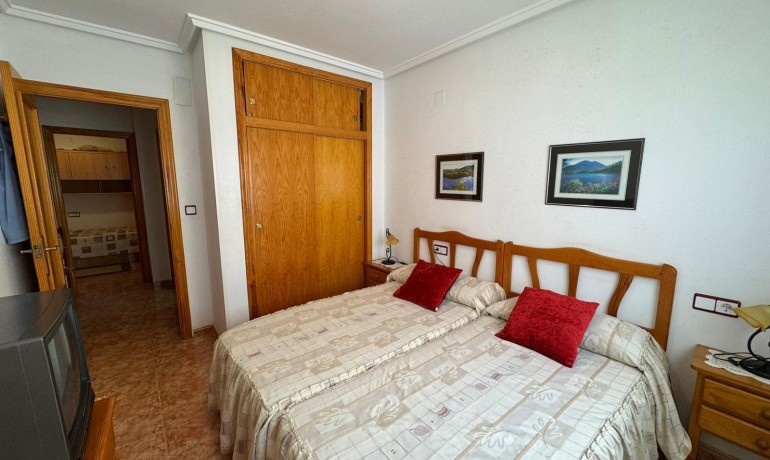 Herverkoop - Appartement / Flat -
Torrevieja* - Estacion de autobuses