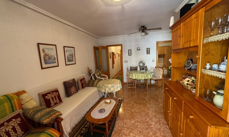 Herverkoop - Appartement / Flat -
Torrevieja* - Estacion de autobuses