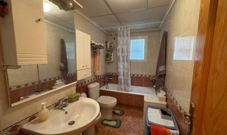 Herverkoop - Appartement / Flat -
Torrevieja* - Estacion de autobuses