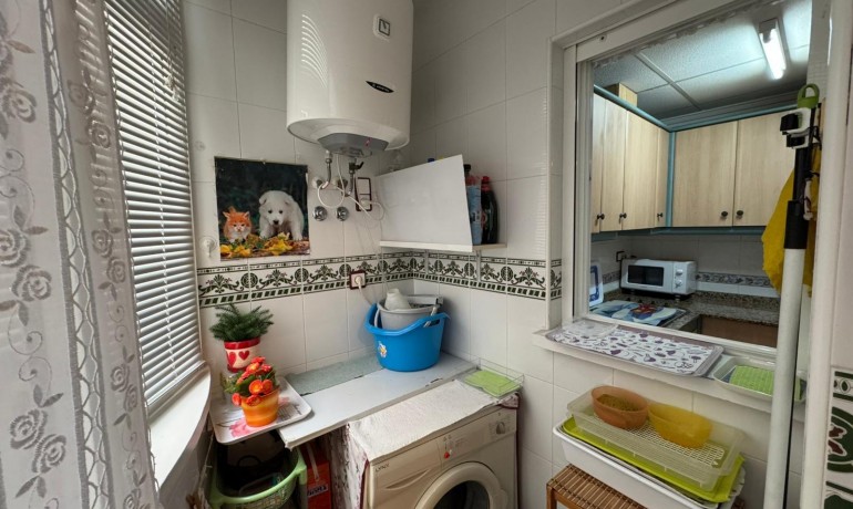 Herverkoop - Appartement / Flat -
Torrevieja* - Estacion de autobuses