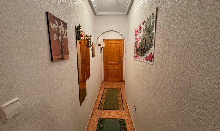 Herverkoop - Appartement / Flat -
Torrevieja* - Estacion de autobuses