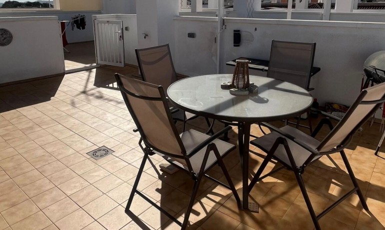 Venta - Apartamento / piso -
Algorfa