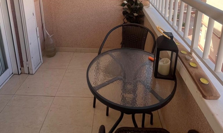 Venta - Apartamento / piso -
Algorfa