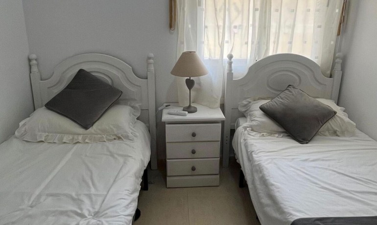 Venta - Apartamento / piso -
Algorfa