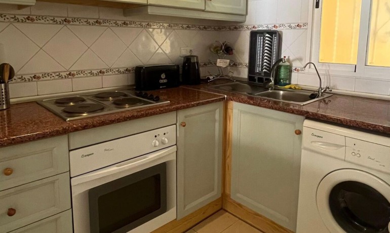 Venta - Apartamento / piso -
Algorfa