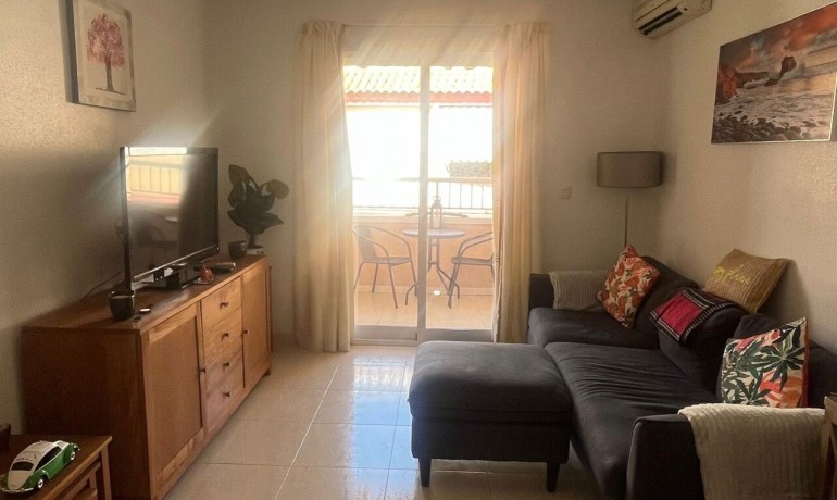 Venta - Apartamento / piso -
Algorfa