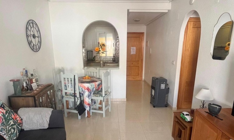 Venta - Apartamento / piso -
Algorfa