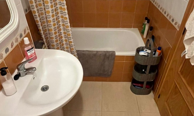 Venta - Apartamento / piso -
Algorfa