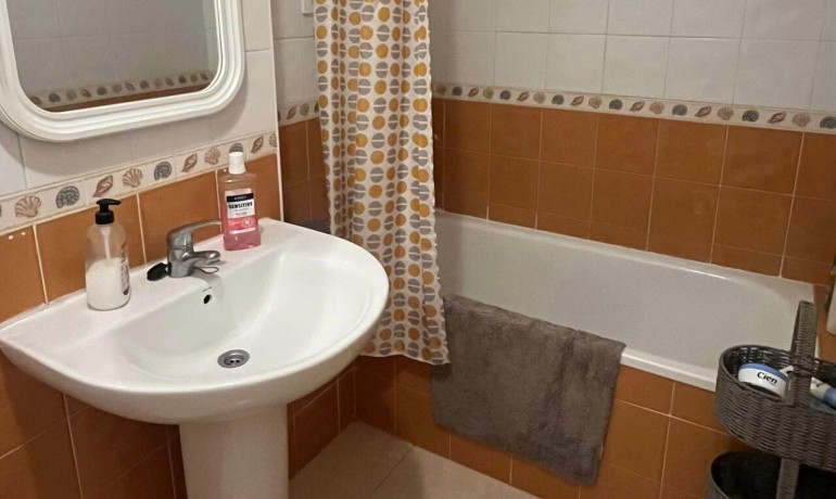 Venta - Apartamento / piso -
Algorfa