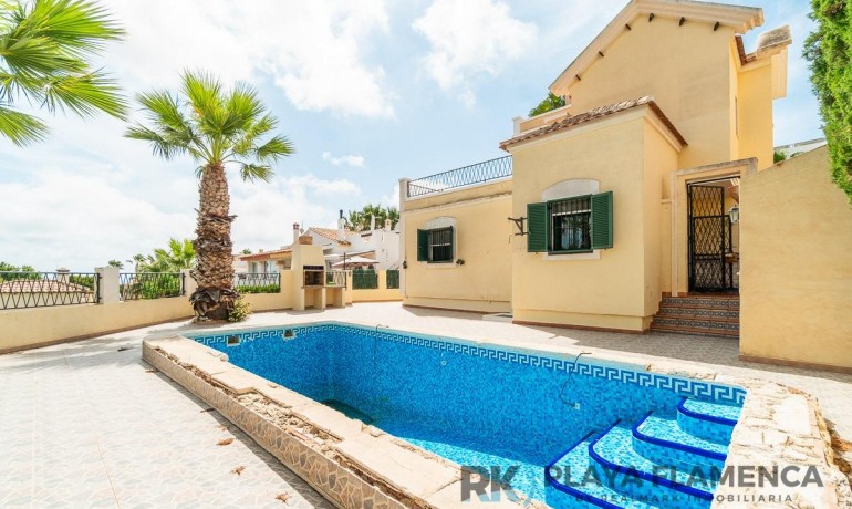 Herverkoop - Villa -
Orihuela Costa* - Villamartín-Las Filipinas