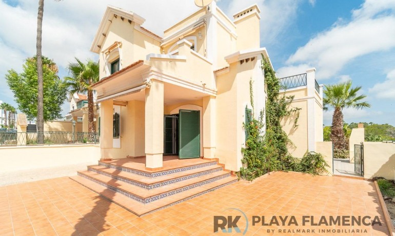 Herverkoop - Villa -
Orihuela Costa* - Villamartín-Las Filipinas