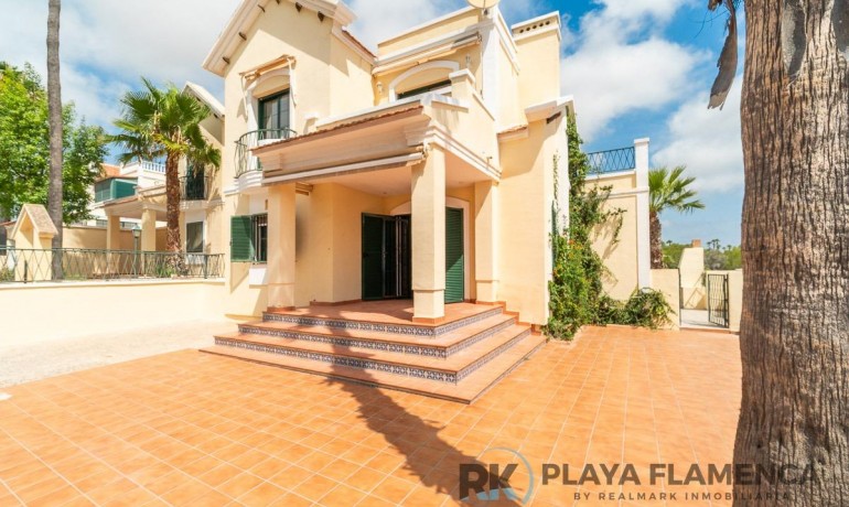 Herverkoop - Villa -
Orihuela Costa* - Villamartín-Las Filipinas