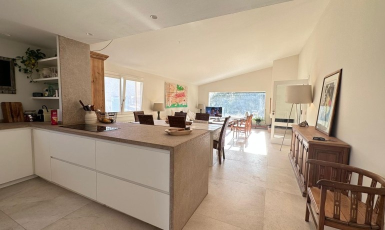 Herverkoop - Villa -
Costa de la Calma - Calvià