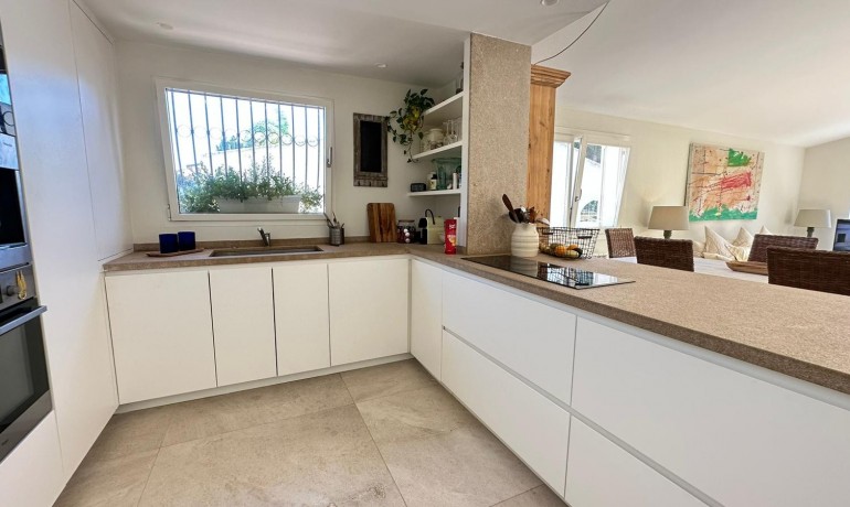 Herverkoop - Villa -
Costa de la Calma - Calvià