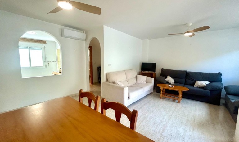 Herverkoop - Huis -
Orihuela Costa* - Campoamor