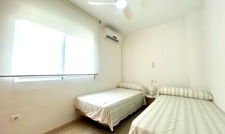 Herverkoop - Huis -
Orihuela Costa* - Campoamor