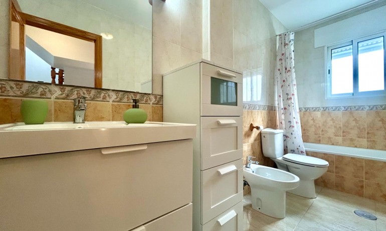 Herverkoop - Huis -
Orihuela Costa* - Campoamor