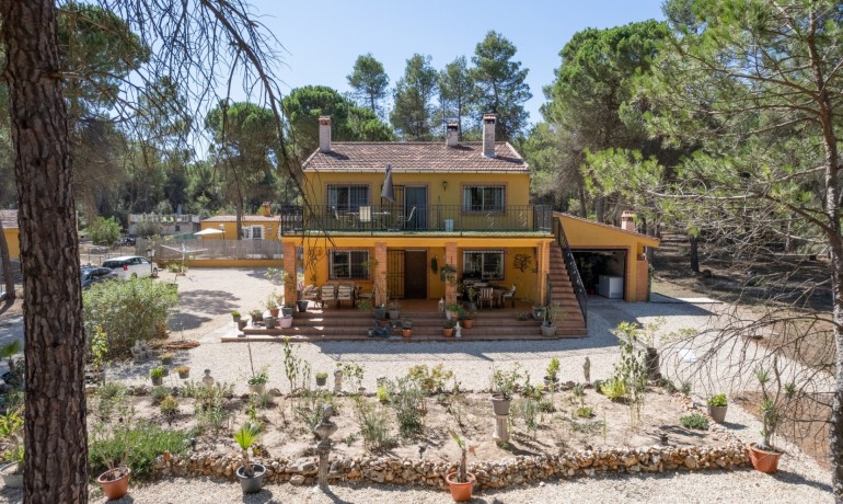 Herverkoop - Finca Country Property -
Bocairent - Inland