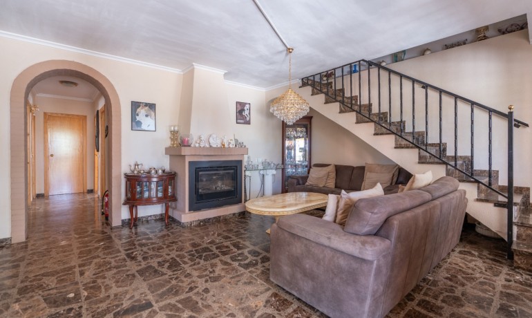 Herverkoop - Finca Country Property -
Bocairent - Inland