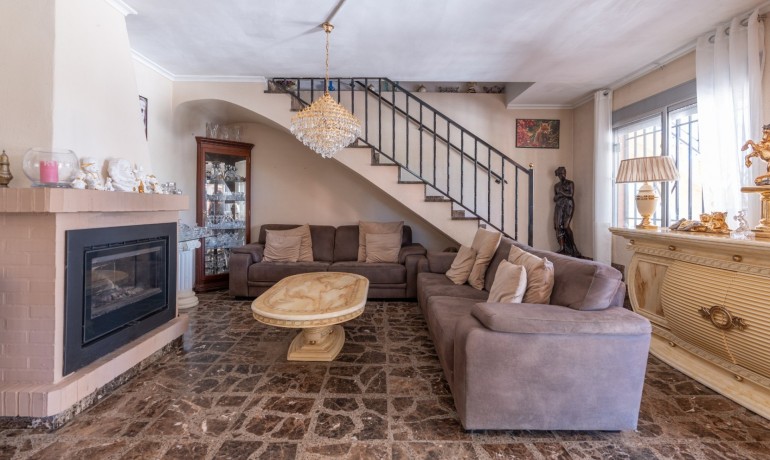 Herverkoop - Finca Country Property -
Bocairent - Inland