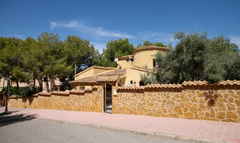 Herverkoop - Villa -
Orihuela Costa* - Orihuela Costa Alicante