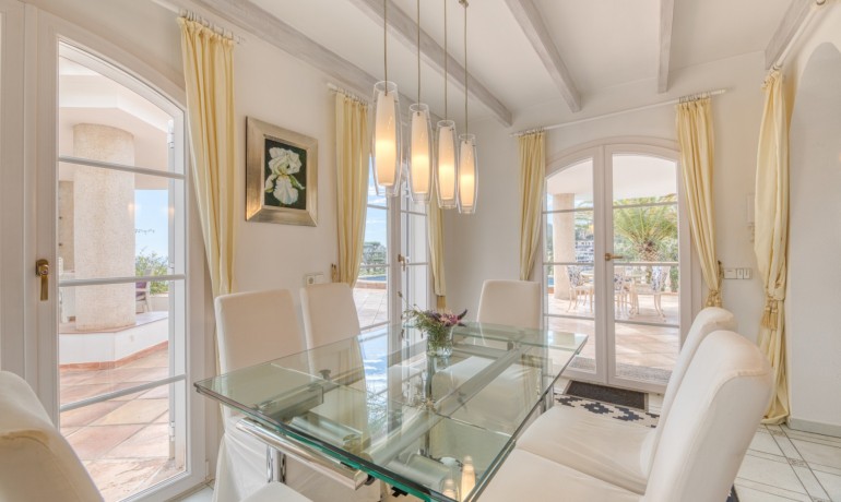 Herverkoop - Villa -
Port d'Andratx - Andratx