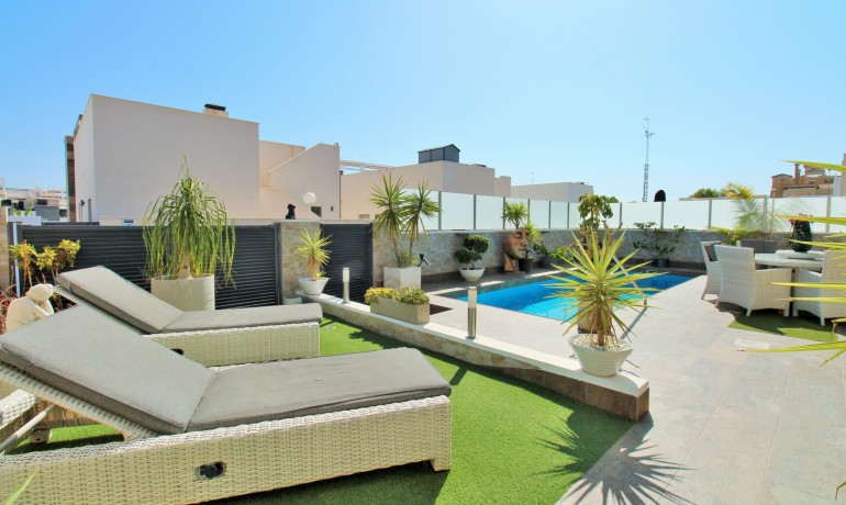 Venta - Villa -
Villamartin