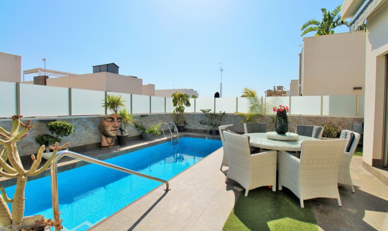 Venta - Villa -
Villamartin