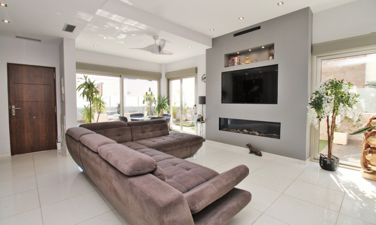 Venta - Villa -
Villamartin