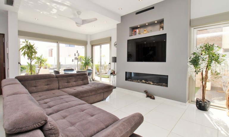 Venta - Villa -
Villamartin