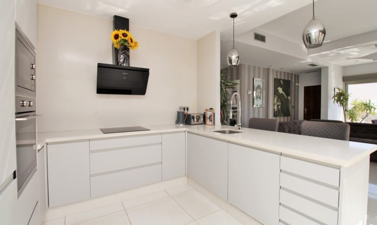 Venta - Villa -
Villamartin