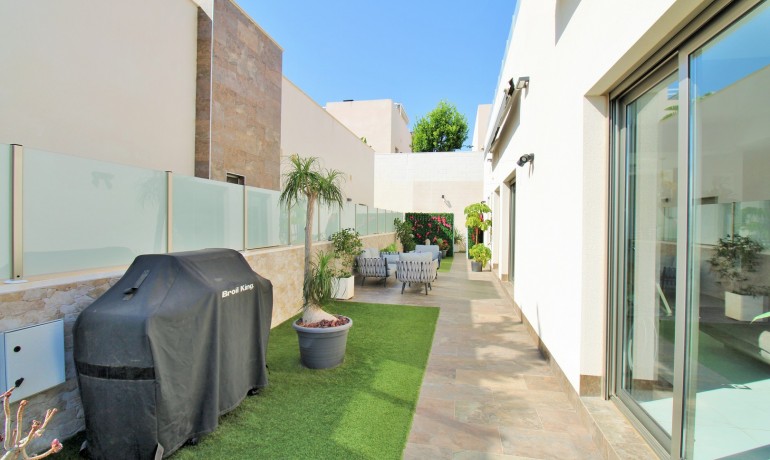 Venta - Villa -
Villamartin