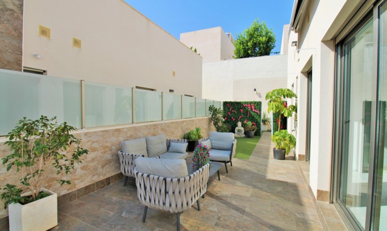 Venta - Villa -
Villamartin