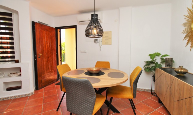 Herverkoop - Appartement / Flat -
Punta Prima* - Punta Prima